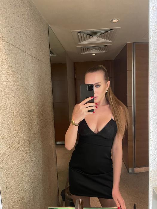 Eva (25)