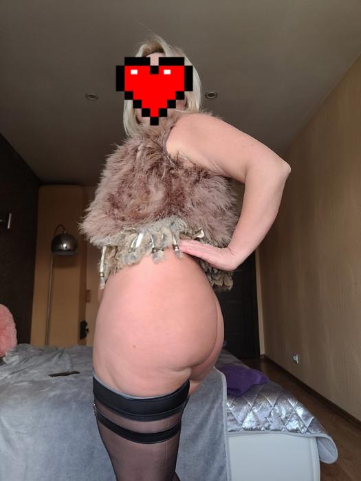 MILF Alina (40)