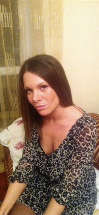 Dana (34)