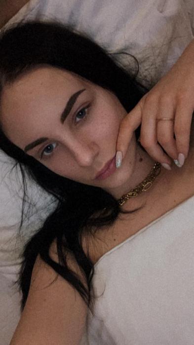 Karina (19)