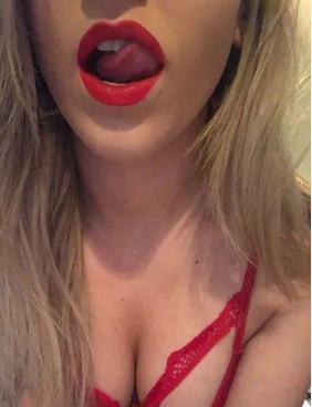 Laura (35)