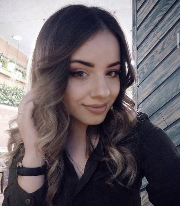 Alina (27)