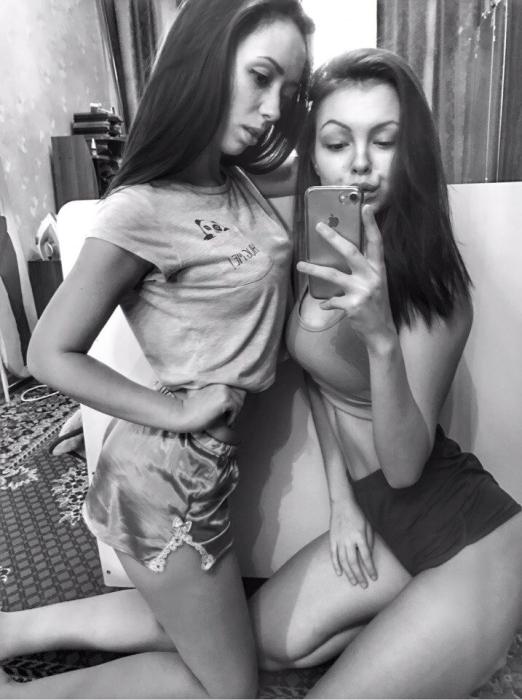 Вика и Настя (22)