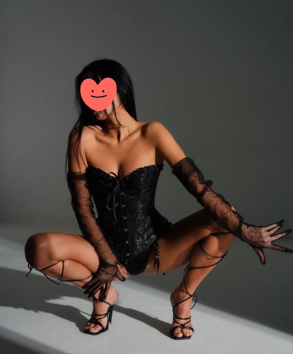 Vera (30)