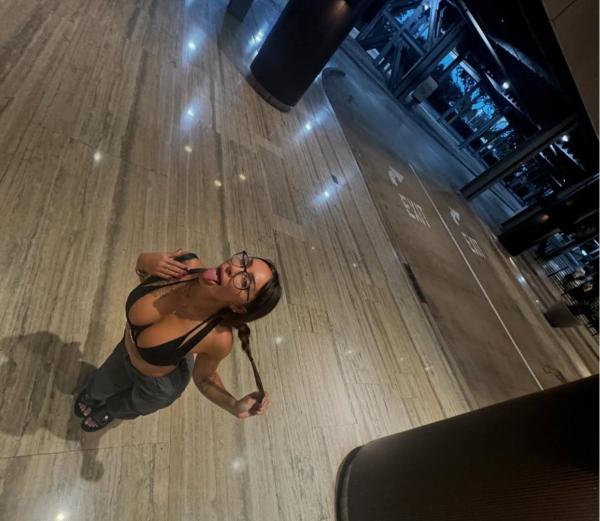 Caroline (28)
