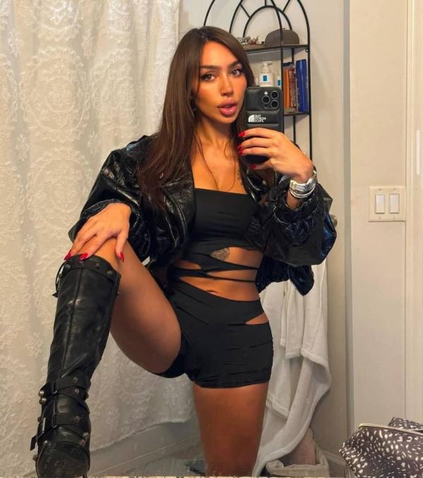 Caroline (28)