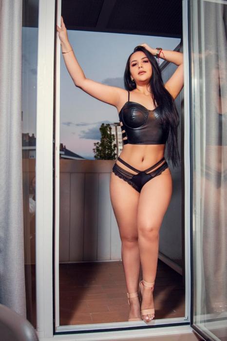 DanielaLove (22)