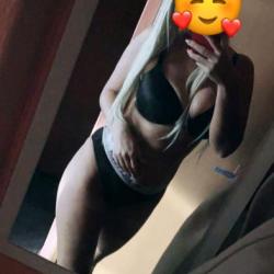 Laura26056018