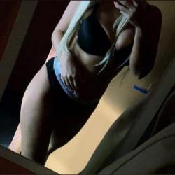Laura26056018