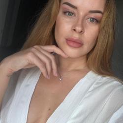 Викуся
