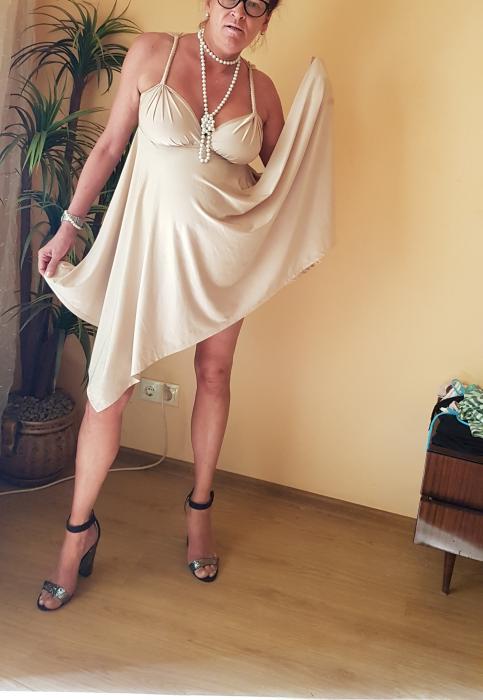 Izabella (38)