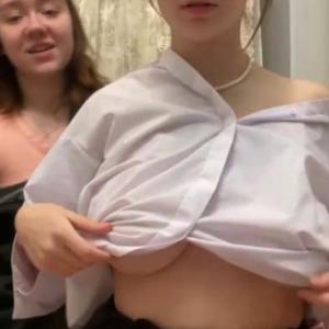 2girls