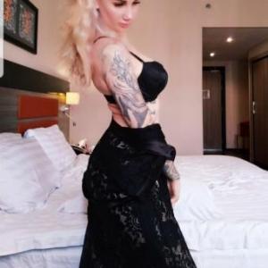  Angela 