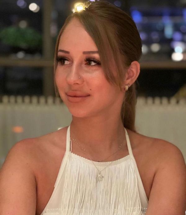 Lina (25)