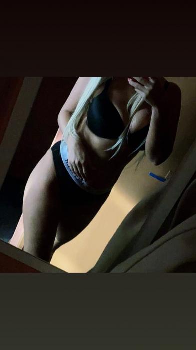 Laura26056018 (30)