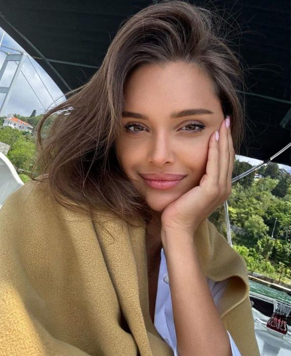 Yana (23)