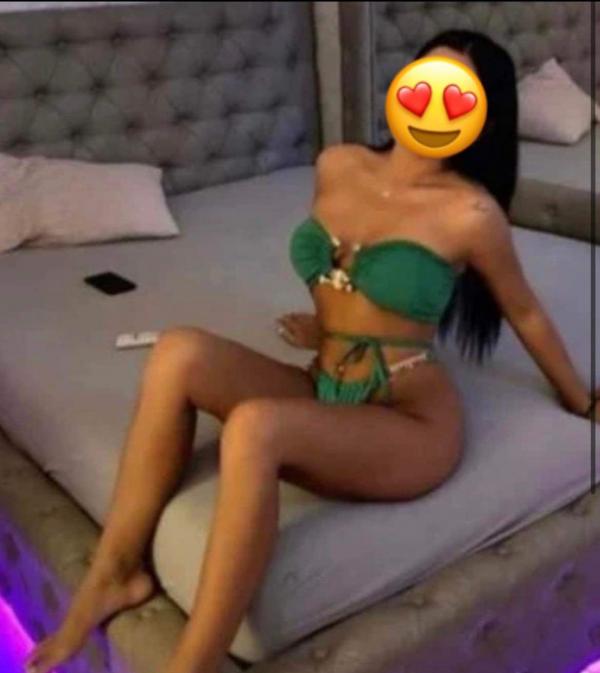 Ella (21)