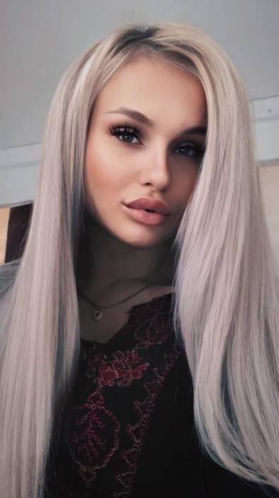 Karina (20)