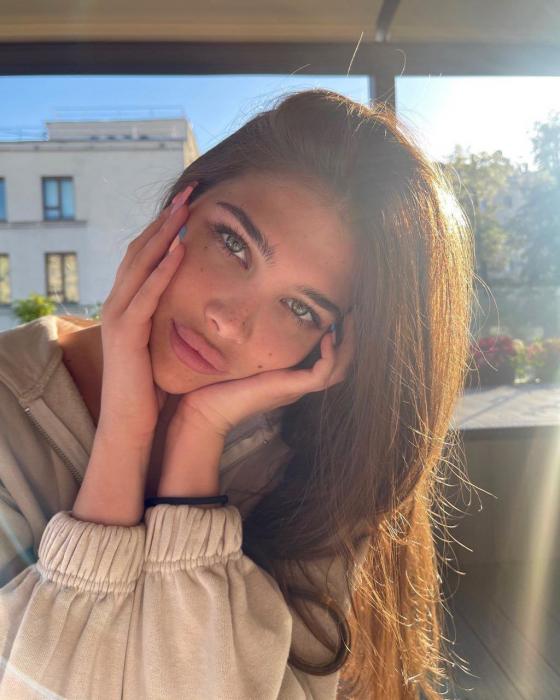 ANNA (27)