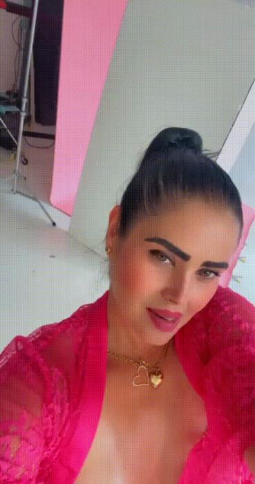 ️️ Andrea️️ (26)