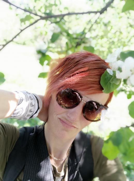 Eva (34)