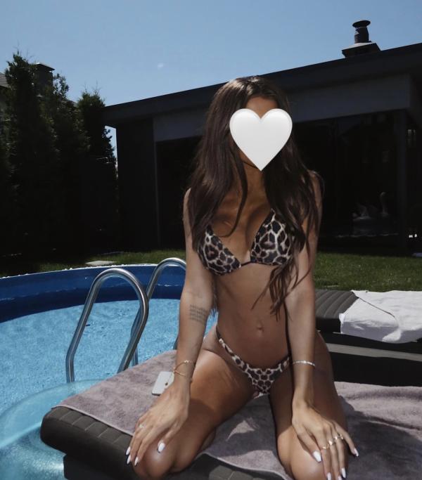 Mia (19)