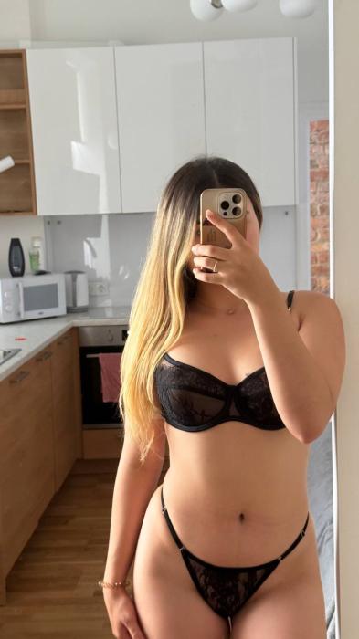 Карина (22)