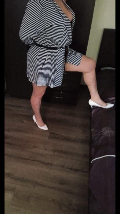 Bella (45)