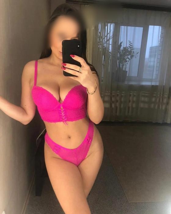 Leila (27)