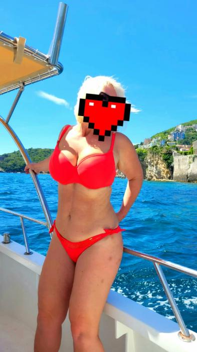 Busty Blond Real MIL (41)