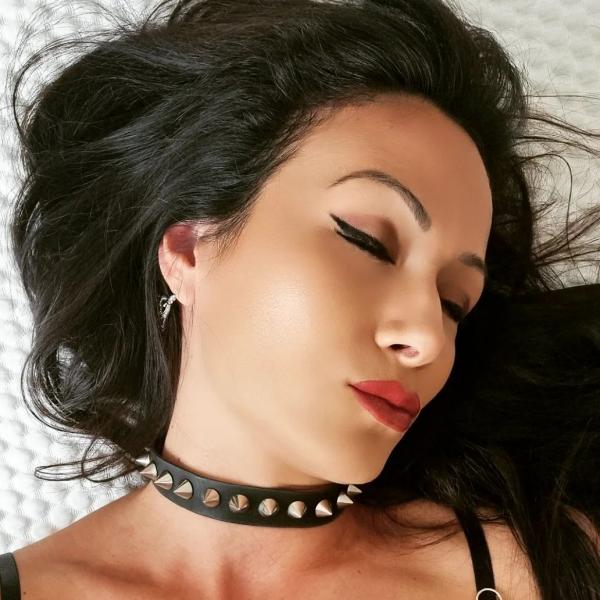 Sandra (28)