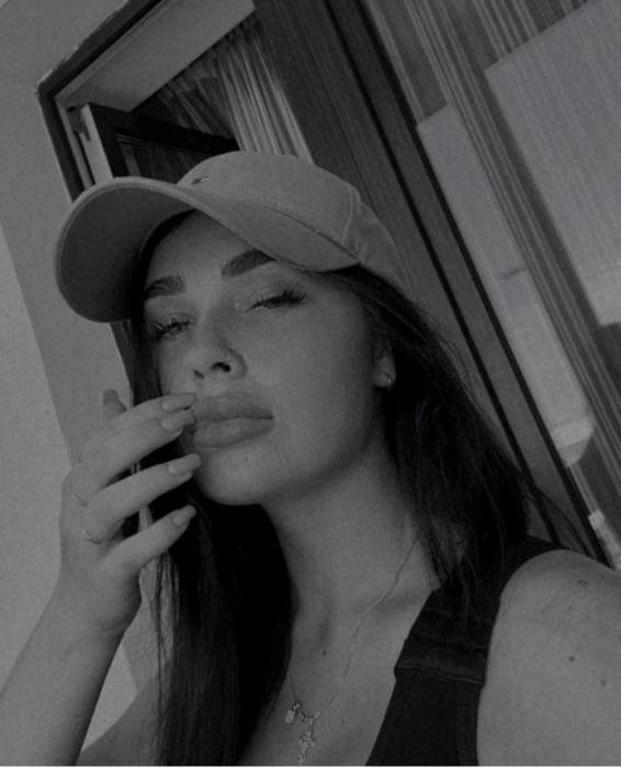 Nika (27)
