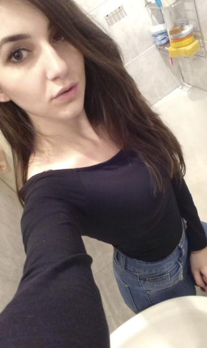 Anita (25)