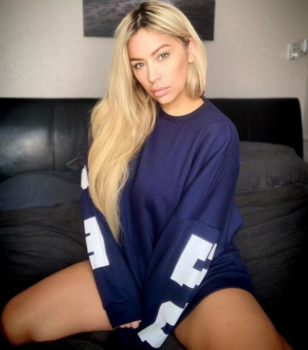 Vika (22)
