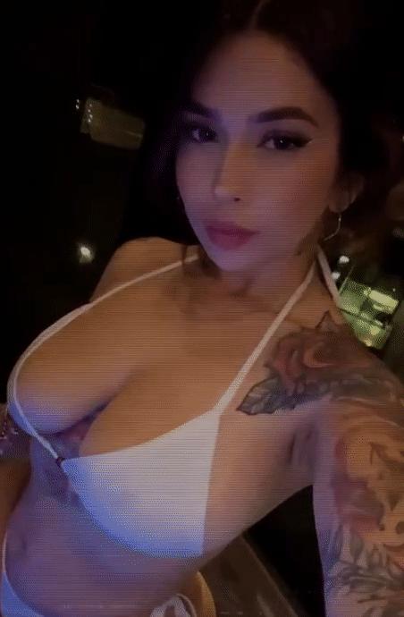 Sasha  (23)