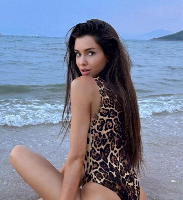 Yana (23)