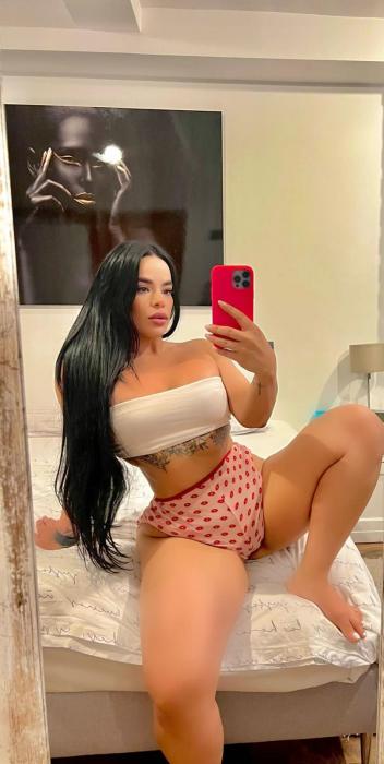 Vicky (23)