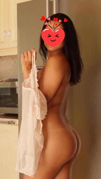 Lena (33)