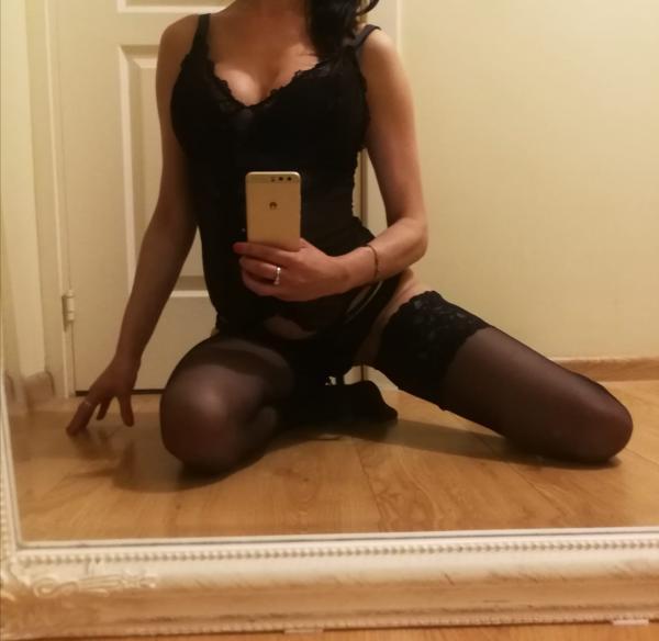 Elina (28)