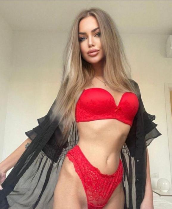 Eva (25)