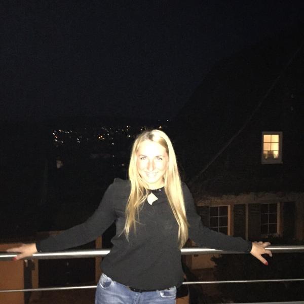 Dana (32)