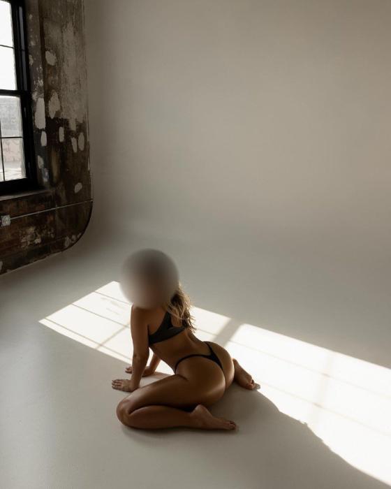 Anna (24)