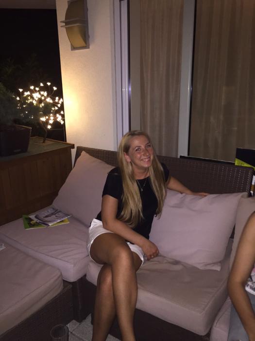 Dana (32)