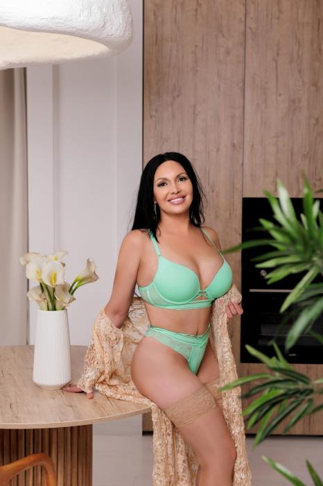 Oksana (38)