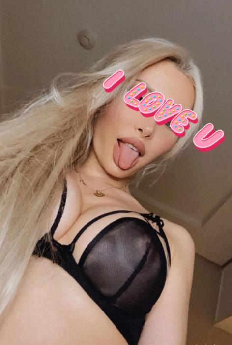  Alina  (25)