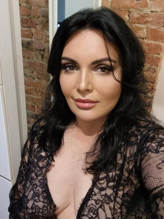 Oksana (40)
