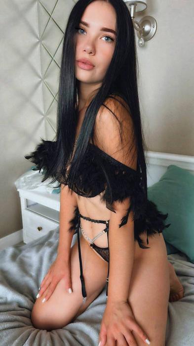 Karina (20)