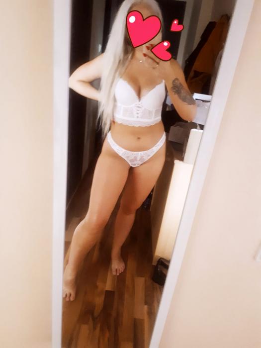 Laura (26)