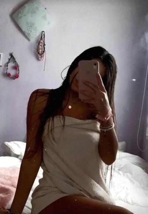 Laura (32)