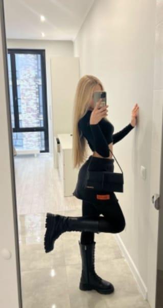 Vika (24)